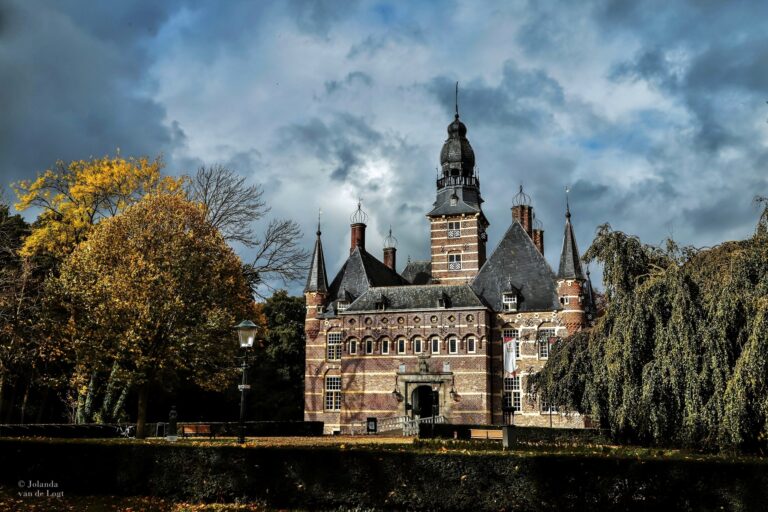 Weekendrondleidingen oktober – Museum Kasteel Wijchen — museum-expo in Wijchen
